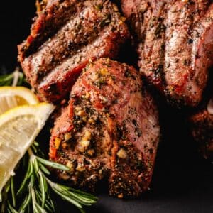 Grilled lamb loin chops with thyme and lemon.