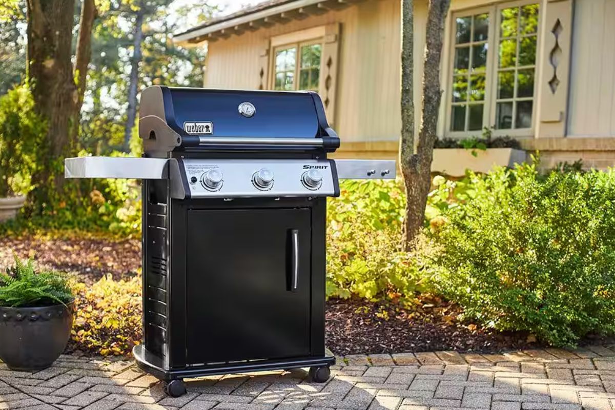 Best Labor Day Deals: Weber Spirit grill 